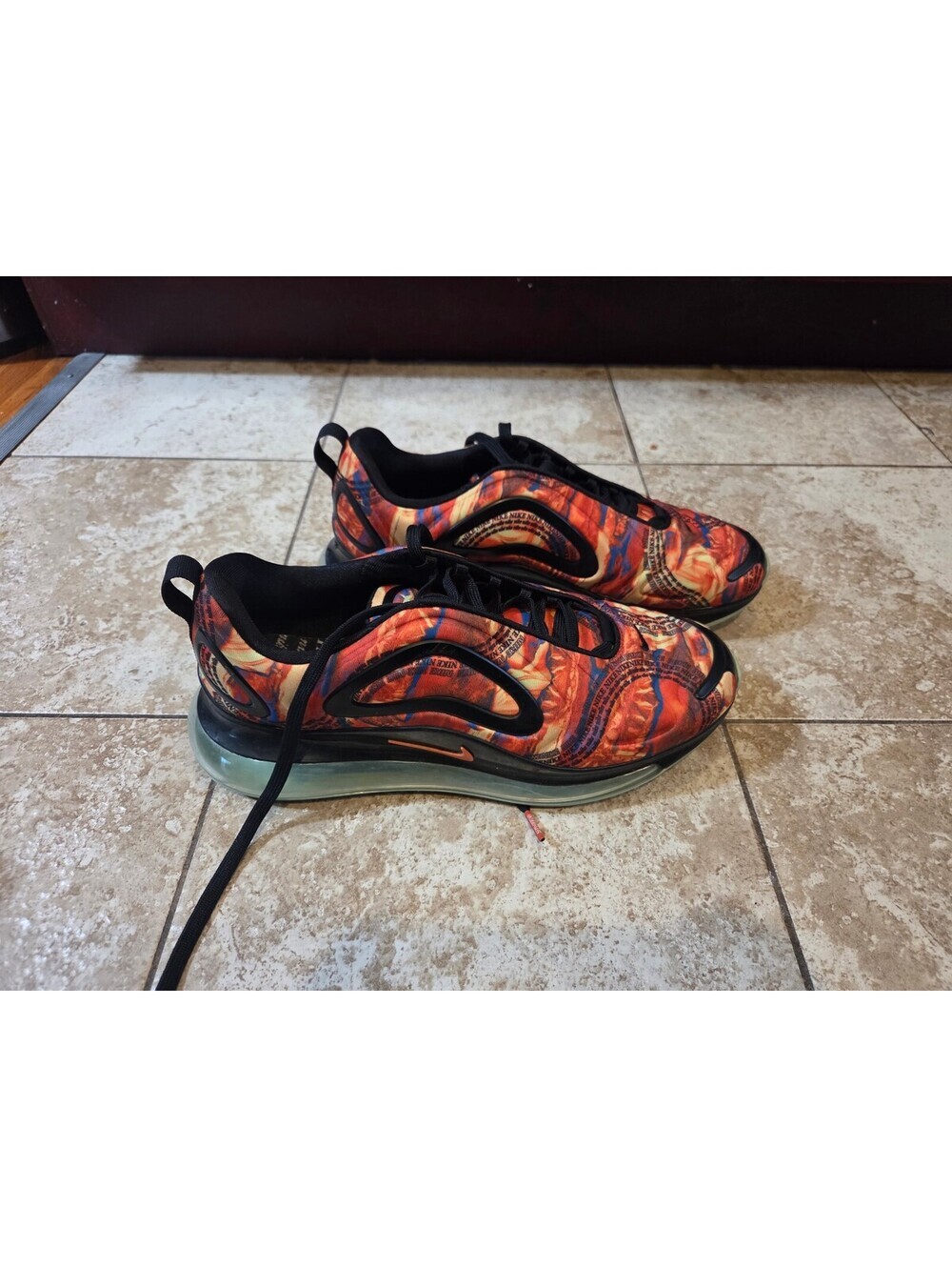 Nike Air Max 720 Men's Sneakers Size 10 Vibrant Orange and Black